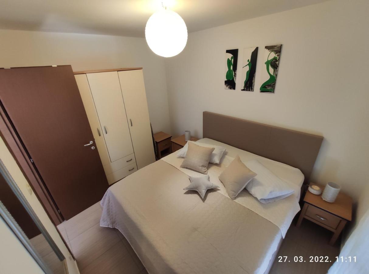 Apartman Antonela With Free Garage Parking Apartment Split Exterior photo